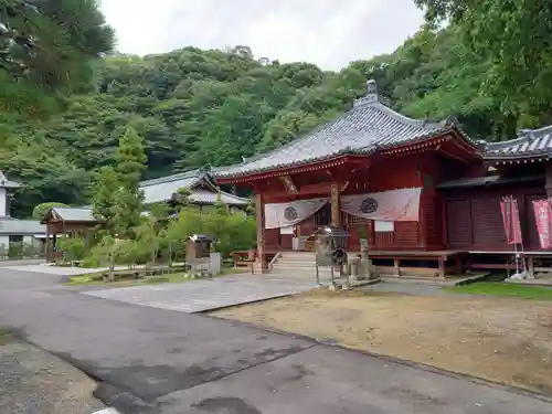 観音寺の本殿