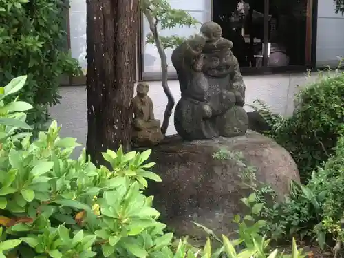 荒井神社の像