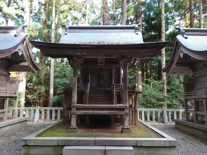 彌彦神社の末社・摂社