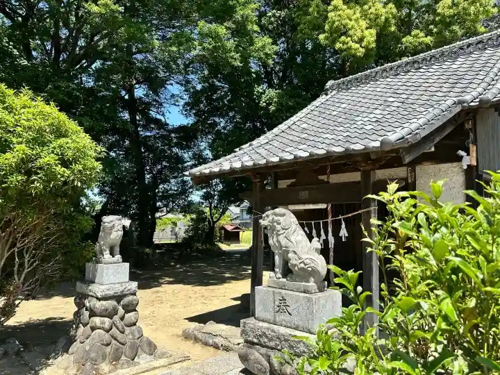 七社神社の{uncategorized: "未分類", other: "その他", undefined: "問題あり", building: "その他建物", grave: "お墓", sacred_gate: "鳥居", guardian: "狛犬", statue: "像", buddha: "仏像", history: "歴史", nature: "自然", garden: "庭園", animal: "動物", pagoda: "塔", temizu: "手水舎", mountain_gate: "山門・神門", sanctuary: "本殿・本堂", subordinate: "末社・摂社", art: "芸術", scenery: "景色", jizo: "地蔵", ema: "絵馬", goshuin: "御朱印", omikuji: "おみくじ", items: "授与品その他", amulet: "お守り", goshuincho: "御朱印帳", eats: "食事", festival: "お祭り", votive_dance: "神楽", shichigosan: "七五三参", wedding: "結婚式", experience: "体験その他", initially: "初詣", around: "周辺", anti_infection: "感染症対策"}
