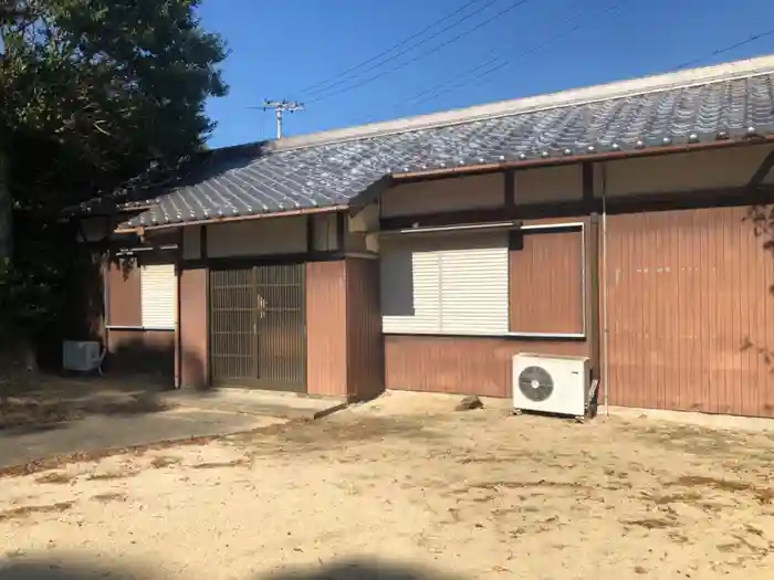 築狭神社の建物その他