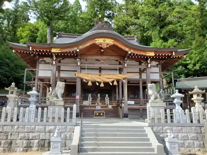 三輪神社の本殿・本堂