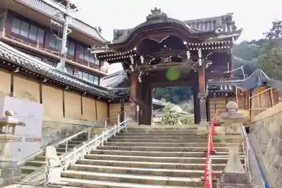 佛光寺本廟の山門・神門