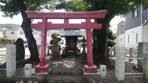 田中稲荷大明神の鳥居