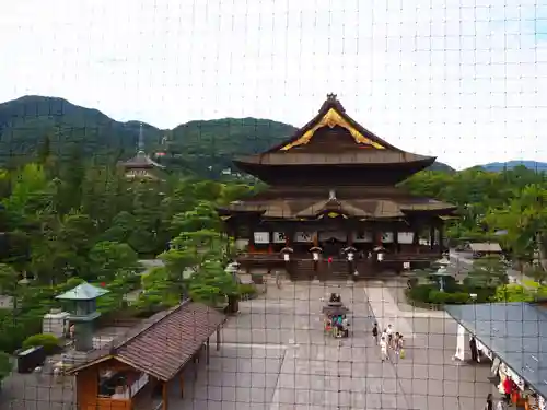 善光寺の本殿・本堂