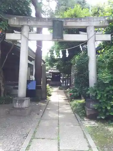 雪塚稲荷神社の鳥居