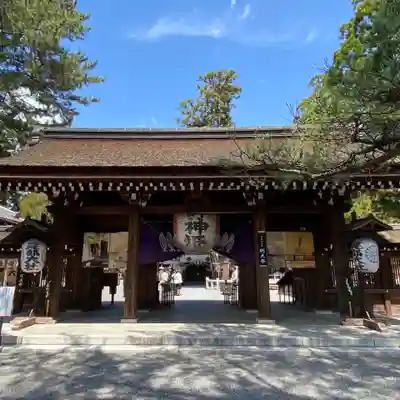建部大社の山門・神門