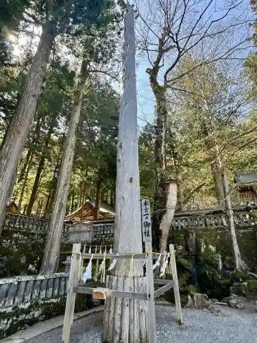諏訪大社の{uncategorized: "未分類", other: "その他", undefined: "問題あり", building: "その他建物", grave: "お墓", sacred_gate: "鳥居", guardian: "狛犬", statue: "像", buddha: "仏像", history: "歴史", nature: "自然", garden: "庭園", animal: "動物", pagoda: "塔", temizu: "手水舎", mountain_gate: "山門・神門", sanctuary: "本殿・本堂", subordinate: "末社・摂社", art: "芸術", scenery: "景色", jizo: "地蔵", ema: "絵馬", goshuin: "御朱印", omikuji: "おみくじ", items: "授与品その他", amulet: "お守り", goshuincho: "御朱印帳", eats: "食事", festival: "お祭り", votive_dance: "神楽", shichigosan: "七五三参", wedding: "結婚式", experience: "体験その他", initially: "初詣", around: "周辺", anti_infection: "感染症対策"}
