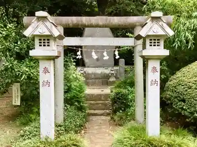 新倉氷川八幡神社の末社・摂社