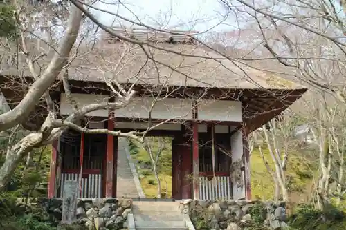 常寂光寺の山門・神門