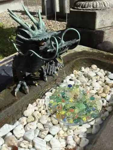 鶴若稲荷神社の手水舎