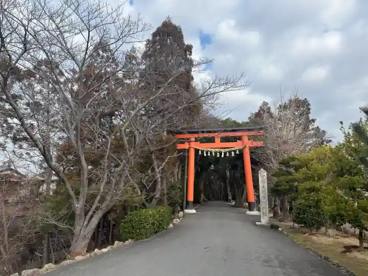 廣瀬大社の{uncategorized: "未分類", other: "その他", undefined: "問題あり", building: "その他建物", grave: "お墓", sacred_gate: "鳥居", guardian: "狛犬", statue: "像", buddha: "仏像", history: "歴史", nature: "自然", garden: "庭園", animal: "動物", pagoda: "塔", temizu: "手水舎", mountain_gate: "山門・神門", sanctuary: "本殿・本堂", subordinate: "末社・摂社", art: "芸術", scenery: "景色", jizo: "地蔵", ema: "絵馬", goshuin: "御朱印", omikuji: "おみくじ", items: "授与品その他", amulet: "お守り", goshuincho: "御朱印帳", eats: "食事", festival: "お祭り", votive_dance: "神楽", shichigosan: "七五三参", wedding: "結婚式", experience: "体験その他", initially: "初詣", around: "周辺", anti_infection: "感染症対策"}