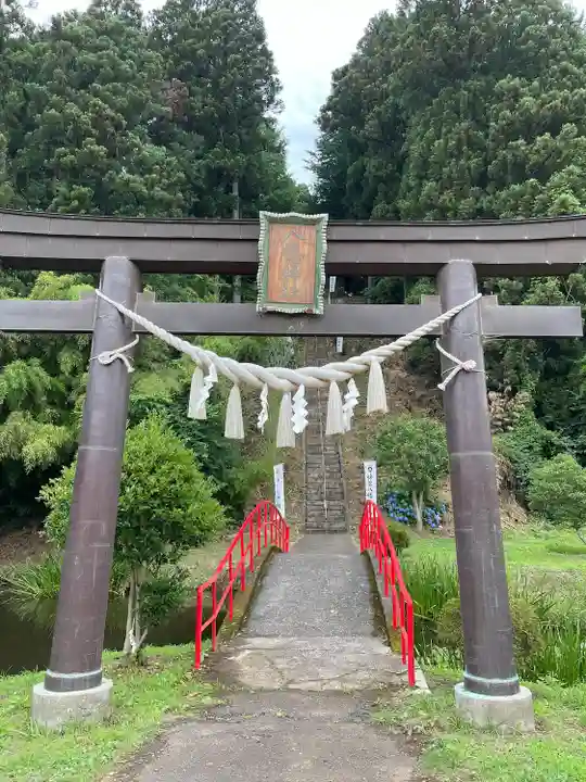 坪沼八幡神社の鳥居