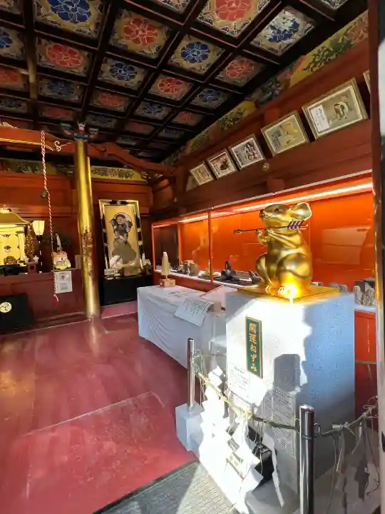 日光二荒山神社・大国殿の{uncategorized: "未分類", other: "その他", undefined: "問題あり", building: "その他建物", grave: "お墓", sacred_gate: "鳥居", guardian: "狛犬", statue: "像", buddha: "仏像", history: "歴史", nature: "自然", garden: "庭園", animal: "動物", pagoda: "塔", temizu: "手水舎", mountain_gate: "山門・神門", sanctuary: "本殿・本堂", subordinate: "末社・摂社", art: "芸術", scenery: "景色", jizo: "地蔵", ema: "絵馬", goshuin: "御朱印", omikuji: "おみくじ", items: "授与品その他", amulet: "お守り", goshuincho: "御朱印帳", eats: "食事", festival: "お祭り", votive_dance: "神楽", shichigosan: "七五三参", wedding: "結婚式", experience: "体験その他", initially: "初詣", around: "周辺", anti_infection: "感染症対策"}