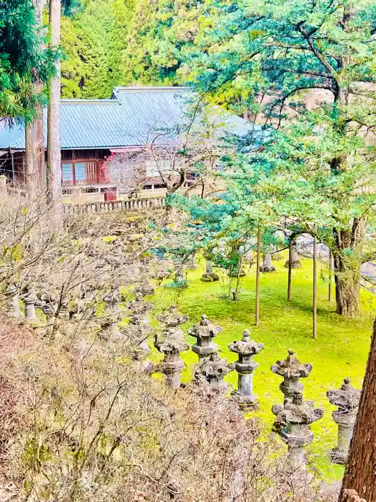 日光山輪王寺 大猷院の{uncategorized: "未分類", other: "その他", undefined: "問題あり", building: "その他建物", grave: "お墓", sacred_gate: "鳥居", guardian: "狛犬", statue: "像", buddha: "仏像", history: "歴史", nature: "自然", garden: "庭園", animal: "動物", pagoda: "塔", temizu: "手水舎", mountain_gate: "山門・神門", sanctuary: "本殿・本堂", subordinate: "末社・摂社", art: "芸術", scenery: "景色", jizo: "地蔵", ema: "絵馬", goshuin: "御朱印", omikuji: "おみくじ", items: "授与品その他", amulet: "お守り", goshuincho: "御朱印帳", eats: "食事", festival: "お祭り", votive_dance: "神楽", shichigosan: "七五三参", wedding: "結婚式", experience: "体験その他", initially: "初詣", around: "周辺", anti_infection: "感染症対策"}