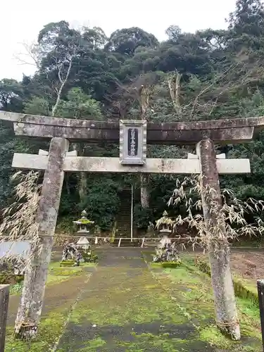 天日名鳥命神社の鳥居