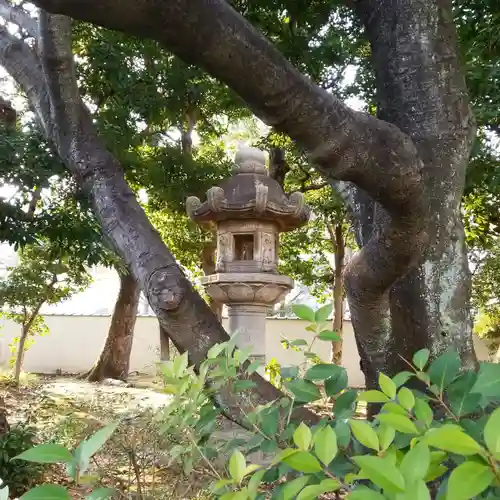 駒止稲荷神社の庭園