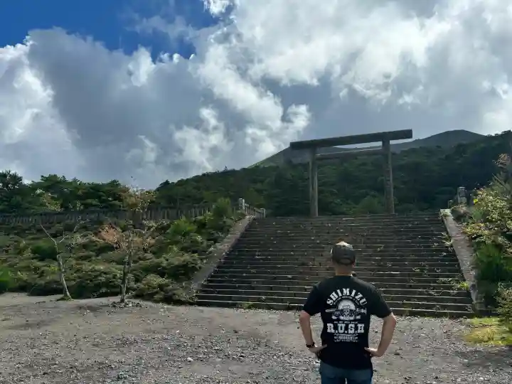 霧島神宮古宮址の{uncategorized: "未分類", other: "その他", undefined: "問題あり", building: "その他建物", grave: "お墓", sacred_gate: "鳥居", guardian: "狛犬", statue: "像", buddha: "仏像", history: "歴史", nature: "自然", garden: "庭園", animal: "動物", pagoda: "塔", temizu: "手水舎", mountain_gate: "山門・神門", sanctuary: "本殿・本堂", subordinate: "末社・摂社", art: "芸術", scenery: "景色", jizo: "地蔵", ema: "絵馬", goshuin: "御朱印", omikuji: "おみくじ", items: "授与品その他", amulet: "お守り", goshuincho: "御朱印帳", eats: "食事", festival: "お祭り", votive_dance: "神楽", shichigosan: "七五三参", wedding: "結婚式", experience: "体験その他", initially: "初詣", around: "周辺", anti_infection: "感染症対策"}
