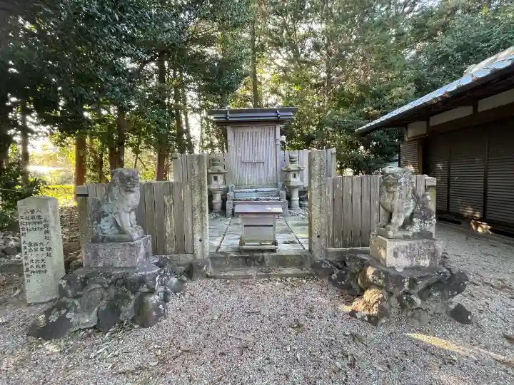 小野神社の{uncategorized: "未分類", other: "その他", undefined: "問題あり", building: "その他建物", grave: "お墓", sacred_gate: "鳥居", guardian: "狛犬", statue: "像", buddha: "仏像", history: "歴史", nature: "自然", garden: "庭園", animal: "動物", pagoda: "塔", temizu: "手水舎", mountain_gate: "山門・神門", sanctuary: "本殿・本堂", subordinate: "末社・摂社", art: "芸術", scenery: "景色", jizo: "地蔵", ema: "絵馬", goshuin: "御朱印", omikuji: "おみくじ", items: "授与品その他", amulet: "お守り", goshuincho: "御朱印帳", eats: "食事", festival: "お祭り", votive_dance: "神楽", shichigosan: "七五三参", wedding: "結婚式", experience: "体験その他", initially: "初詣", around: "周辺", anti_infection: "感染症対策"}