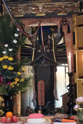 尾高山 観音堂の仏像