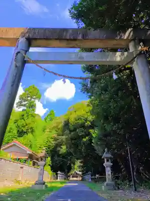 布智神社(本甲)の鳥居