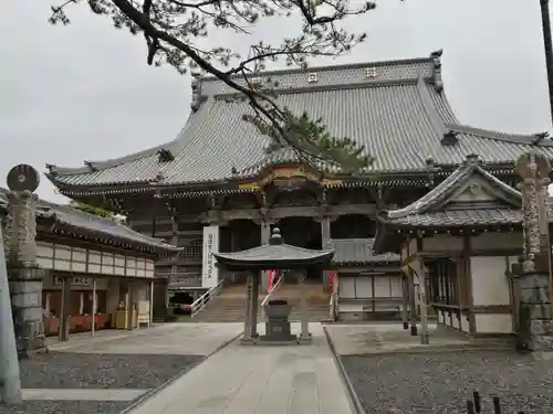 誕生寺の本殿・本堂