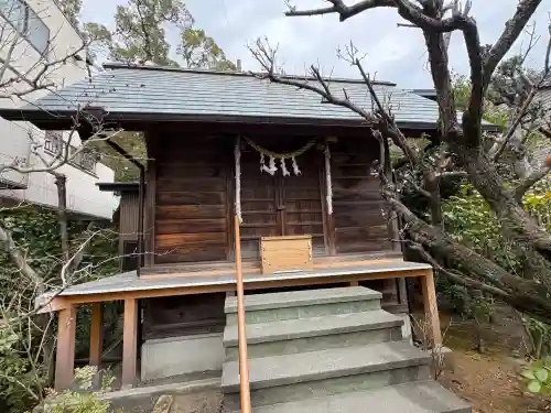 駿河総社宮内神社の{uncategorized: "未分類", other: "その他", undefined: "問題あり", building: "その他建物", grave: "お墓", sacred_gate: "鳥居", guardian: "狛犬", statue: "像", buddha: "仏像", history: "歴史", nature: "自然", garden: "庭園", animal: "動物", pagoda: "塔", temizu: "手水舎", mountain_gate: "山門・神門", sanctuary: "本殿・本堂", subordinate: "末社・摂社", art: "芸術", scenery: "景色", jizo: "地蔵", ema: "絵馬", goshuin: "御朱印", omikuji: "おみくじ", items: "授与品その他", amulet: "お守り", goshuincho: "御朱印帳", eats: "食事", festival: "お祭り", votive_dance: "神楽", shichigosan: "七五三参", wedding: "結婚式", experience: "体験その他", initially: "初詣", around: "周辺", anti_infection: "感染症対策"}