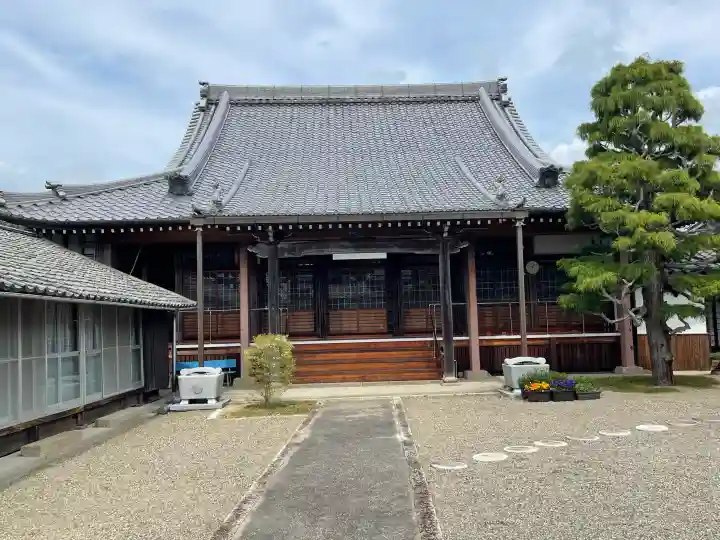 光臨寺の{uncategorized: "未分類", other: "その他", undefined: "問題あり", building: "その他建物", grave: "お墓", sacred_gate: "鳥居", guardian: "狛犬", statue: "像", buddha: "仏像", history: "歴史", nature: "自然", garden: "庭園", animal: "動物", pagoda: "塔", temizu: "手水舎", mountain_gate: "山門・神門", sanctuary: "本殿・本堂", subordinate: "末社・摂社", art: "芸術", scenery: "景色", jizo: "地蔵", ema: "絵馬", goshuin: "御朱印", omikuji: "おみくじ", items: "授与品その他", amulet: "お守り", goshuincho: "御朱印帳", eats: "食事", festival: "お祭り", votive_dance: "神楽", shichigosan: "七五三参", wedding: "結婚式", experience: "体験その他", initially: "初詣", around: "周辺", anti_infection: "感染症対策"}