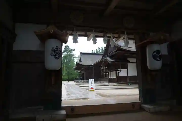 高野山金剛峯寺の山門・神門