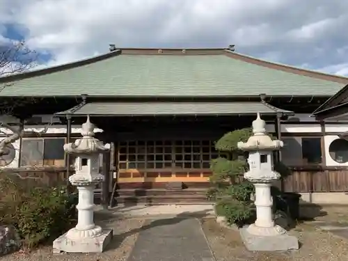 宝蔵寺の本殿・本堂