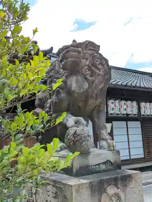 元祇園梛神社・隼神社の狛犬