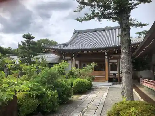 蓮華寺の本殿・本堂