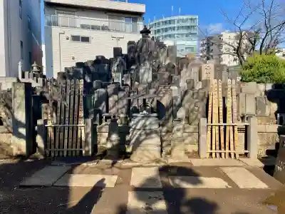 瑞円寺の{uncategorized: "未分類", other: "その他", undefined: "問題あり", building: "その他建物", grave: "お墓", sacred_gate: "鳥居", guardian: "狛犬", statue: "像", buddha: "仏像", history: "歴史", nature: "自然", garden: "庭園", animal: "動物", pagoda: "塔", temizu: "手水舎", mountain_gate: "山門・神門", sanctuary: "本殿・本堂", subordinate: "末社・摂社", art: "芸術", scenery: "景色", jizo: "地蔵", ema: "絵馬", goshuin: "御朱印", omikuji: "おみくじ", items: "授与品その他", amulet: "お守り", goshuincho: "御朱印帳", eats: "食事", festival: "お祭り", votive_dance: "神楽", shichigosan: "七五三参", wedding: "結婚式", experience: "体験その他", initially: "初詣", around: "周辺", anti_infection: "感染症対策"}