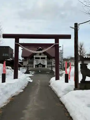苗穂神社の{uncategorized: "未分類", other: "その他", undefined: "問題あり", building: "その他建物", grave: "お墓", sacred_gate: "鳥居", guardian: "狛犬", statue: "像", buddha: "仏像", history: "歴史", nature: "自然", garden: "庭園", animal: "動物", pagoda: "塔", temizu: "手水舎", mountain_gate: "山門・神門", sanctuary: "本殿・本堂", subordinate: "末社・摂社", art: "芸術", scenery: "景色", jizo: "地蔵", ema: "絵馬", goshuin: "御朱印", omikuji: "おみくじ", items: "授与品その他", amulet: "お守り", goshuincho: "御朱印帳", eats: "食事", festival: "お祭り", votive_dance: "神楽", shichigosan: "七五三参", wedding: "結婚式", experience: "体験その他", initially: "初詣", around: "周辺", anti_infection: "感染症対策"}
