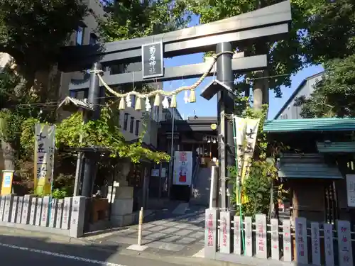 菊名神社の鳥居