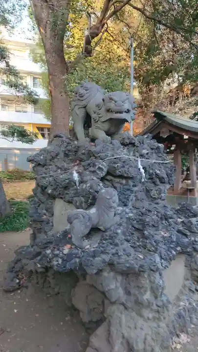 前原御嶽神社の狛犬