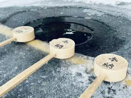 土津神社｜こどもと出世の神さまの手水