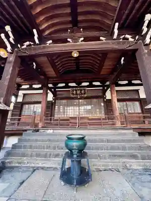 本教寺の{uncategorized: "未分類", other: "その他", undefined: "問題あり", building: "その他建物", grave: "お墓", sacred_gate: "鳥居", guardian: "狛犬", statue: "像", buddha: "仏像", history: "歴史", nature: "自然", garden: "庭園", animal: "動物", pagoda: "塔", temizu: "手水舎", mountain_gate: "山門・神門", sanctuary: "本殿・本堂", subordinate: "末社・摂社", art: "芸術", scenery: "景色", jizo: "地蔵", ema: "絵馬", goshuin: "御朱印", omikuji: "おみくじ", items: "授与品その他", amulet: "お守り", goshuincho: "御朱印帳", eats: "食事", festival: "お祭り", votive_dance: "神楽", shichigosan: "七五三参", wedding: "結婚式", experience: "体験その他", initially: "初詣", around: "周辺", anti_infection: "感染症対策"}