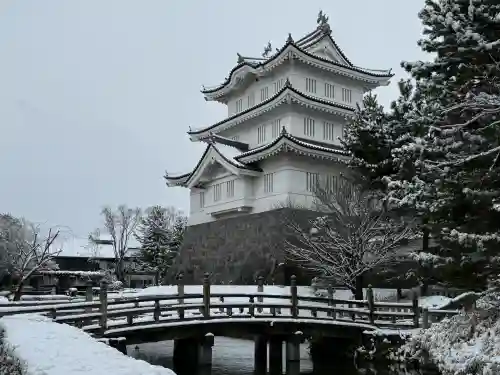 忍　諏訪神社・東照宮　の{uncategorized: "未分類", other: "その他", undefined: "問題あり", building: "その他建物", grave: "お墓", sacred_gate: "鳥居", guardian: "狛犬", statue: "像", buddha: "仏像", history: "歴史", nature: "自然", garden: "庭園", animal: "動物", pagoda: "塔", temizu: "手水舎", mountain_gate: "山門・神門", sanctuary: "本殿・本堂", subordinate: "末社・摂社", art: "芸術", scenery: "景色", jizo: "地蔵", ema: "絵馬", goshuin: "御朱印", omikuji: "おみくじ", items: "授与品その他", amulet: "お守り", goshuincho: "御朱印帳", eats: "食事", festival: "お祭り", votive_dance: "神楽", shichigosan: "七五三参", wedding: "結婚式", experience: "体験その他", initially: "初詣", around: "周辺", anti_infection: "感染症対策"}