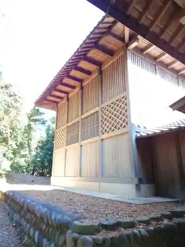 伊古乃速御玉比売神社の{uncategorized: "未分類", other: "その他", undefined: "問題あり", building: "その他建物", grave: "お墓", sacred_gate: "鳥居", guardian: "狛犬", statue: "像", buddha: "仏像", history: "歴史", nature: "自然", garden: "庭園", animal: "動物", pagoda: "塔", temizu: "手水舎", mountain_gate: "山門・神門", sanctuary: "本殿・本堂", subordinate: "末社・摂社", art: "芸術", scenery: "景色", jizo: "地蔵", ema: "絵馬", goshuin: "御朱印", omikuji: "おみくじ", items: "授与品その他", amulet: "お守り", goshuincho: "御朱印帳", eats: "食事", festival: "お祭り", votive_dance: "神楽", shichigosan: "七五三参", wedding: "結婚式", experience: "体験その他", initially: "初詣", around: "周辺", anti_infection: "感染症対策"}