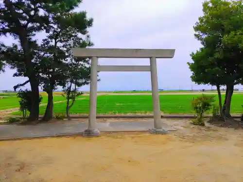 西小梛神明社（西小梛町）の鳥居
