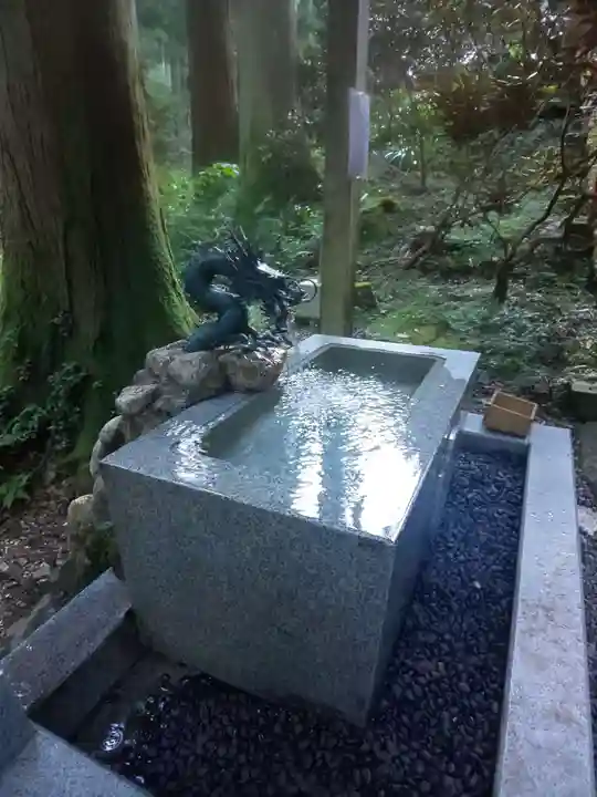 御岩神社の手水舎