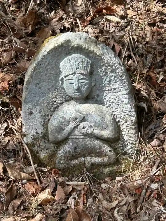 修那羅山安宮神社の{uncategorized: "未分類", other: "その他", undefined: "問題あり", building: "その他建物", grave: "お墓", sacred_gate: "鳥居", guardian: "狛犬", statue: "像", buddha: "仏像", history: "歴史", nature: "自然", garden: "庭園", animal: "動物", pagoda: "塔", temizu: "手水舎", mountain_gate: "山門・神門", sanctuary: "本殿・本堂", subordinate: "末社・摂社", art: "芸術", scenery: "景色", jizo: "地蔵", ema: "絵馬", goshuin: "御朱印", omikuji: "おみくじ", items: "授与品その他", amulet: "お守り", goshuincho: "御朱印帳", eats: "食事", festival: "お祭り", votive_dance: "神楽", shichigosan: "七五三参", wedding: "結婚式", experience: "体験その他", initially: "初詣", around: "周辺", anti_infection: "感染症対策"}