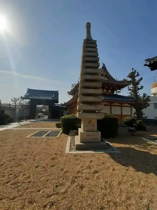 来迎寺の{uncategorized: "未分類", other: "その他", undefined: "問題あり", building: "その他建物", grave: "お墓", sacred_gate: "鳥居", guardian: "狛犬", statue: "像", buddha: "仏像", history: "歴史", nature: "自然", garden: "庭園", animal: "動物", pagoda: "塔", temizu: "手水舎", mountain_gate: "山門・神門", sanctuary: "本殿・本堂", subordinate: "末社・摂社", art: "芸術", scenery: "景色", jizo: "地蔵", ema: "絵馬", goshuin: "御朱印", omikuji: "おみくじ", items: "授与品その他", amulet: "お守り", goshuincho: "御朱印帳", eats: "食事", festival: "お祭り", votive_dance: "神楽", shichigosan: "七五三参", wedding: "結婚式", experience: "体験その他", initially: "初詣", around: "周辺", anti_infection: "感染症対策"}