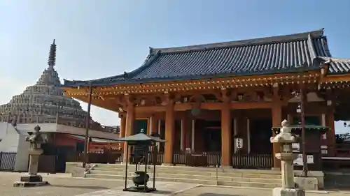 壬生寺の本殿・本堂