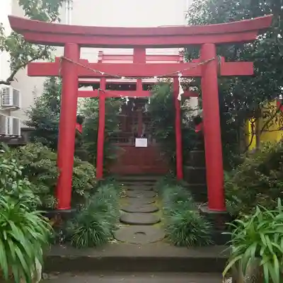 上布田稲荷神社の鳥居