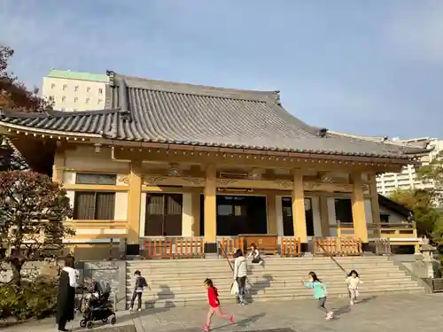霊巌寺の本殿・本堂