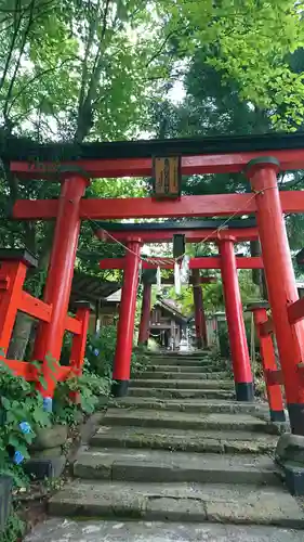 栗川稲荷神社の鳥居