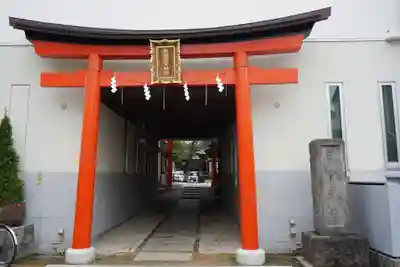 馬橋稲荷神社の鳥居