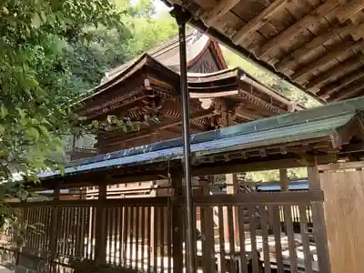 山梨岡神社の本殿